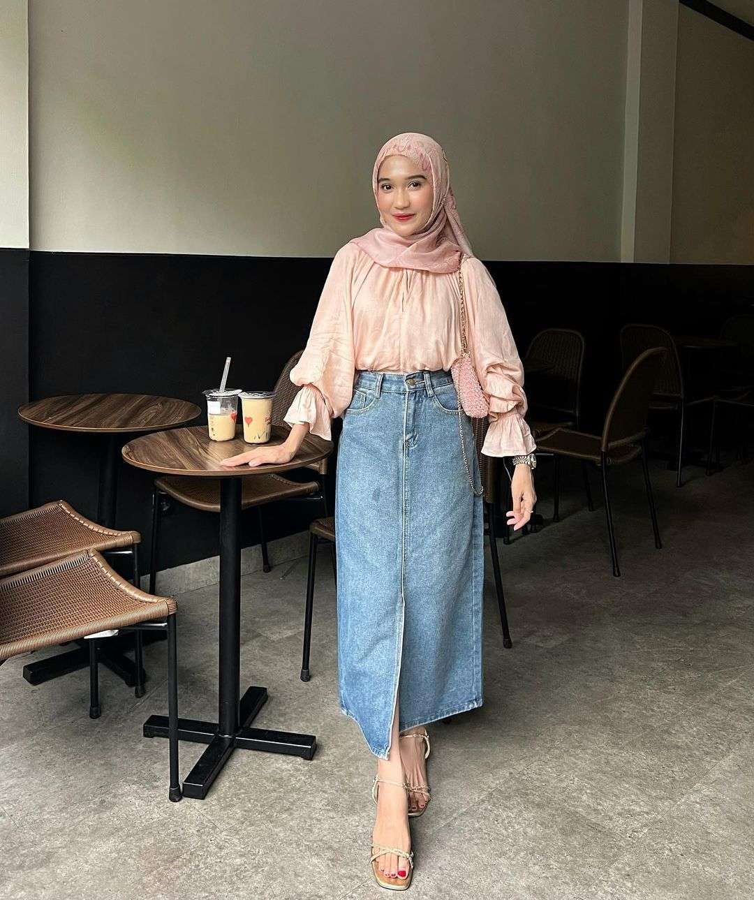 Baju Warna Peach Cocok Dengan Jilbab Warna Apa