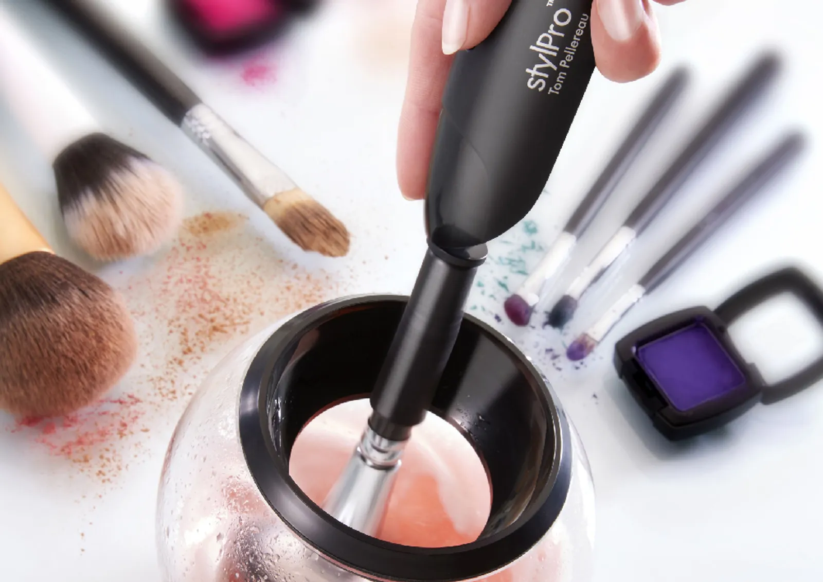 Stylpro Hadir untuk Membersihkan Makeup Brush Secepat Kilat!