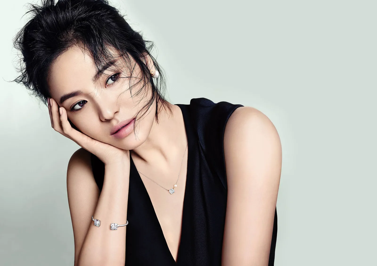 5 Trik Makeup yang Akan Membuatmu Tampil Secantik Song Hye Kyo di Descendant of The Sun