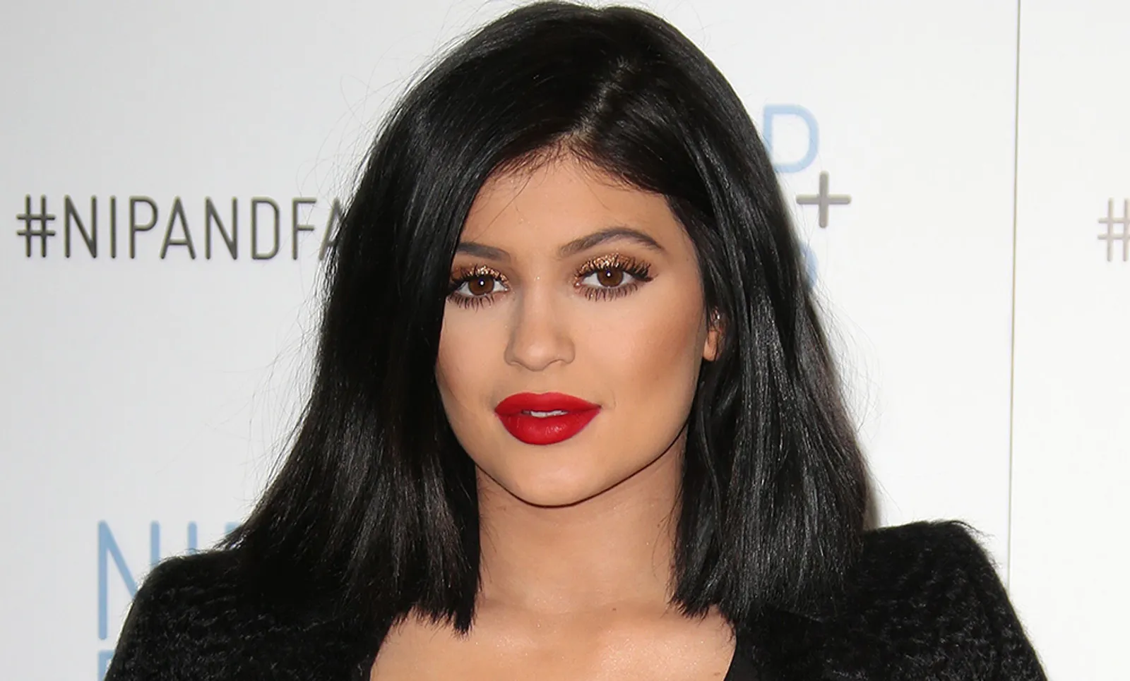 Mendapat Rating Buruk, Kylie Jenner Angkat Bicara Soal Bisnis Kosmetiknya