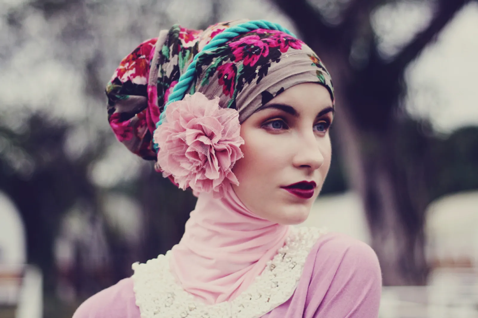 Tutorial Hijab Pashmina Syar'i Versi Popbela