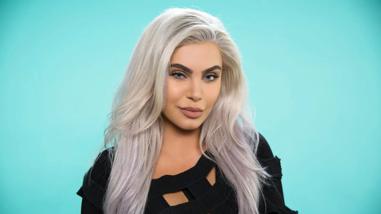 Saingi Kylie Jenner, Makeup Artist The Kardashians Family Buat Produk Kosmetik Bersama Tarte