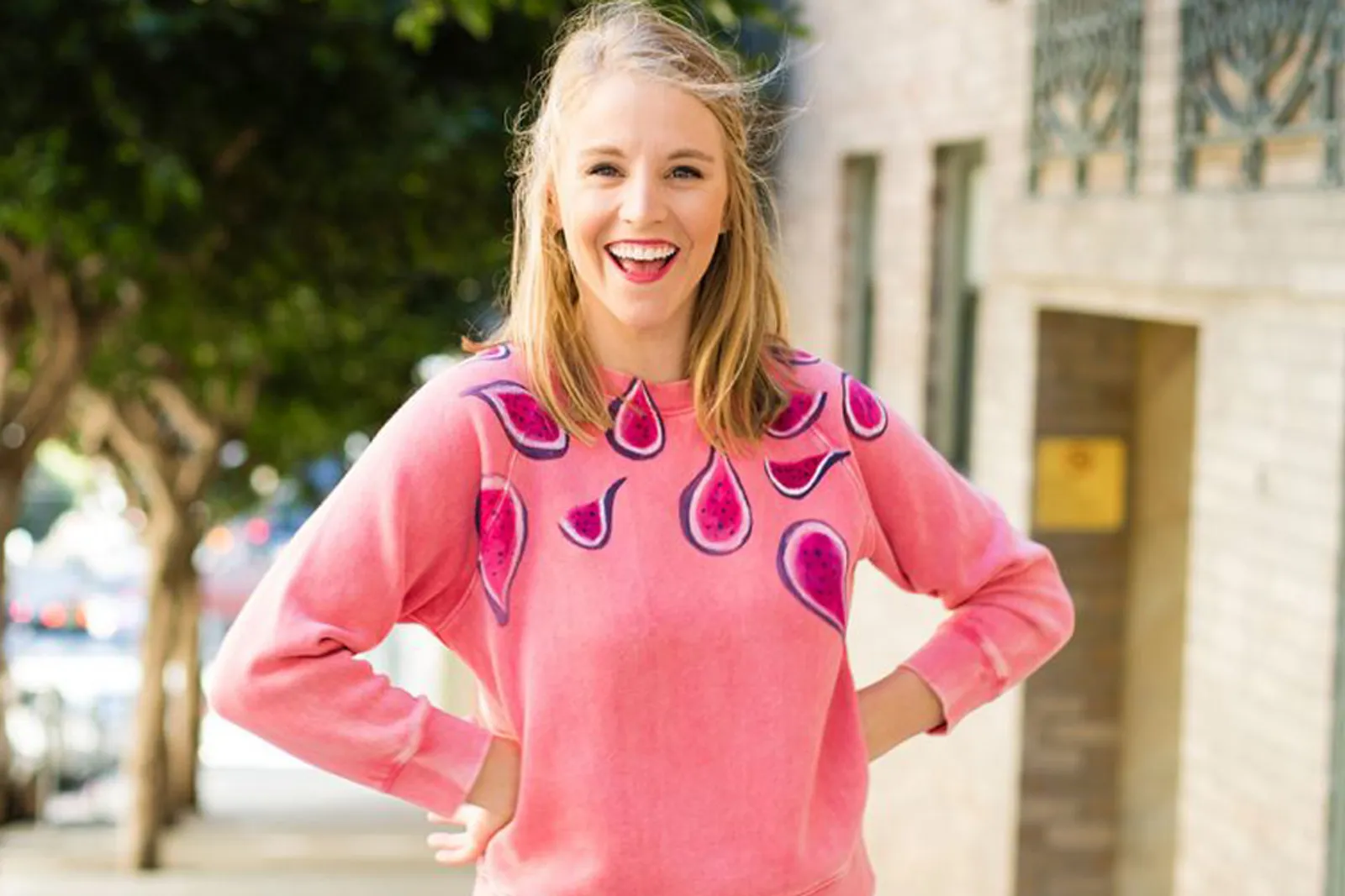 Yuk Percantik Penampilan Kamu Dengan DIY Painting Sweaters