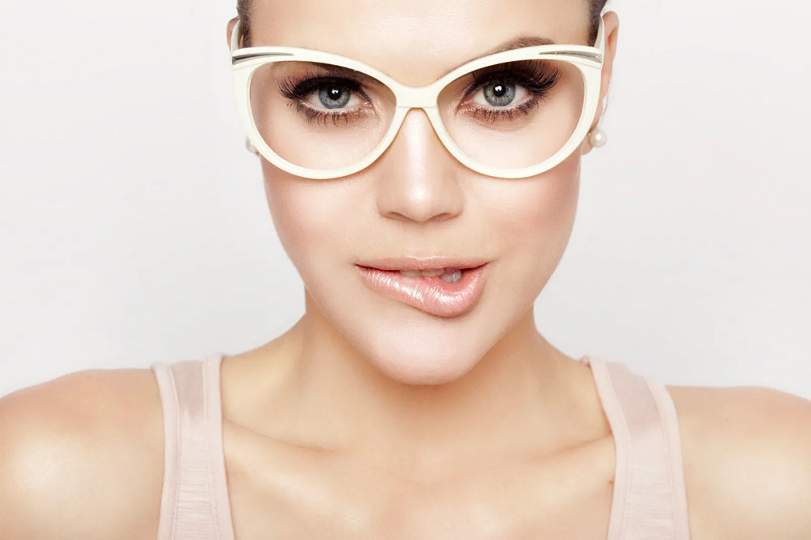 7 Pilihan Kacamata untuk Penampilanmu Versi Popbela