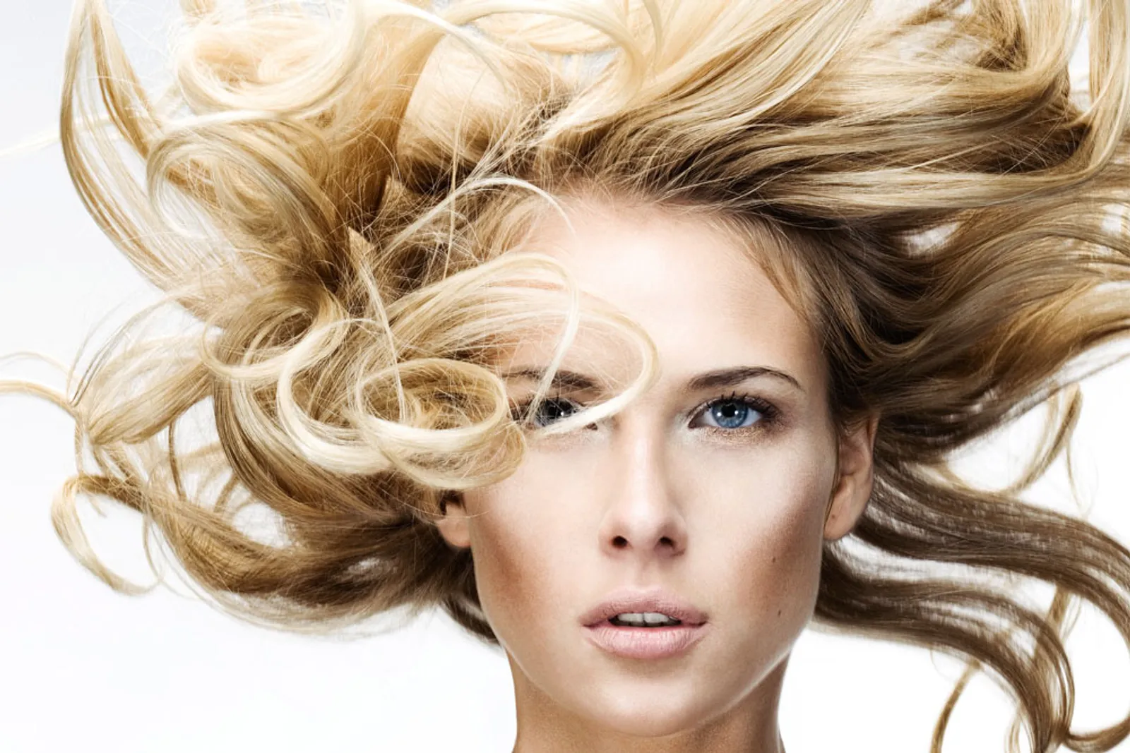 Dengan 3 Tips Ini Dijamin Rambutmu Akan Wangi Secara Alami! (Tanpa Shampo, Lho!) 