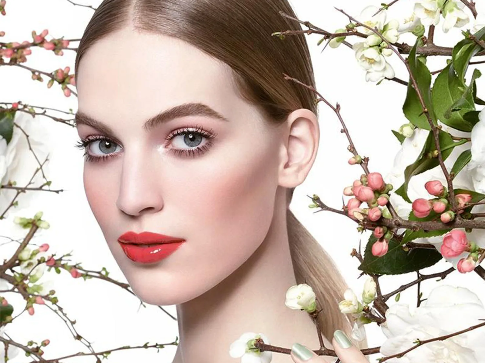 Cantik Alami, Ini 5 Tips Makeup Saat Menginjak Usia 30 Tahun