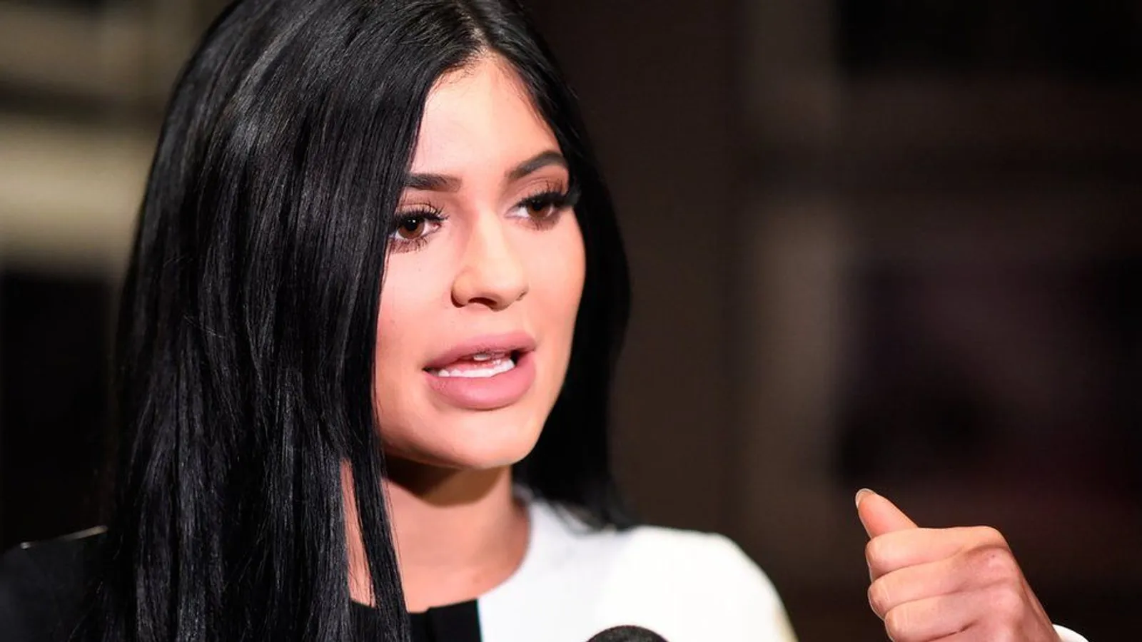 Rahasia Mendapatkan Keuntungan 10 Juta Dolar per Tahun dari Kylie Jenner