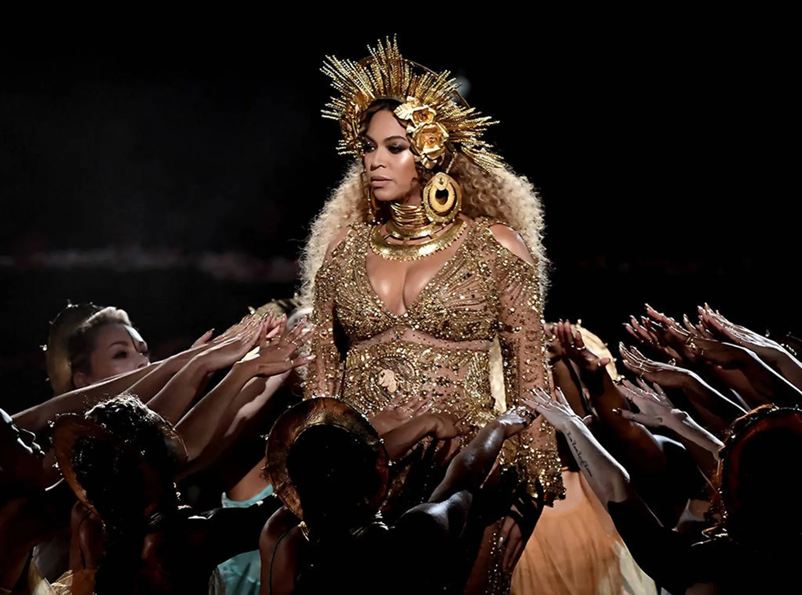 Ini Keseruan Grammy Awards! Dari Piala Patah Sampai Beyonce Bernyanyi di Kursi Kemiringan 30 Derajat!