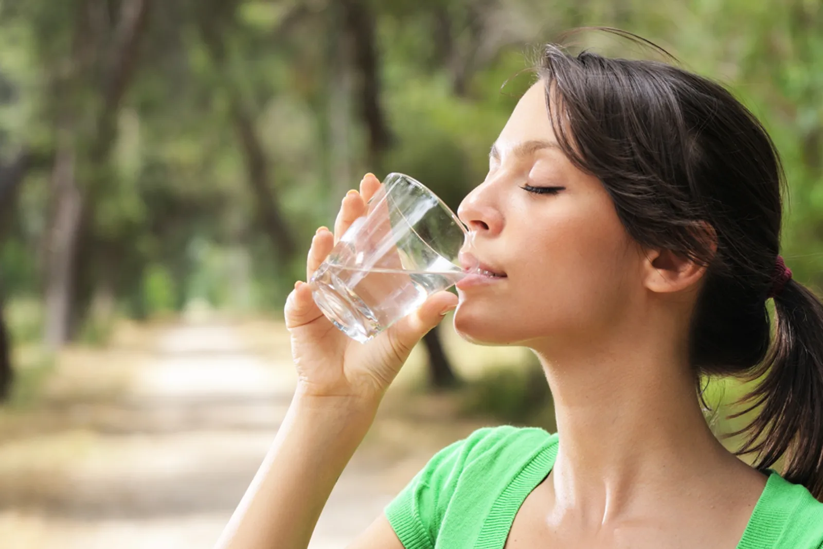 Ketahui  5 Manfaat Baik Minum Air Hangat untuk Kesehatan Tubuh
