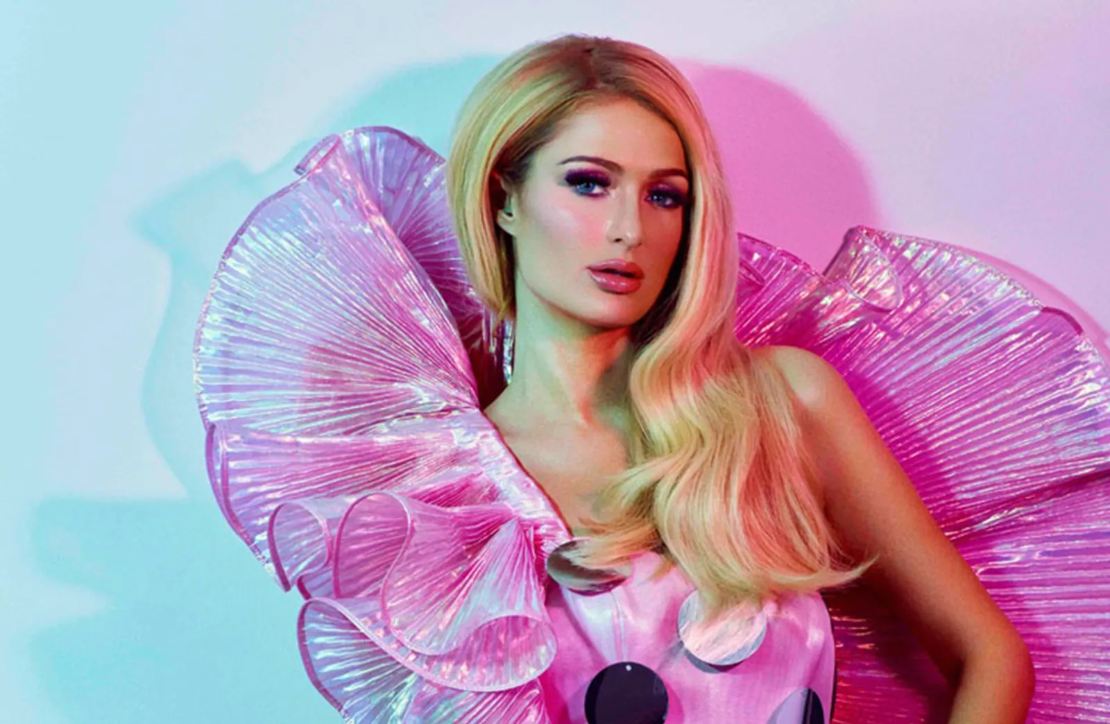 Kenakalan di Masa Kecil Buat Paris Hilton Sukses di Industri Mode, Gimana Caranya?