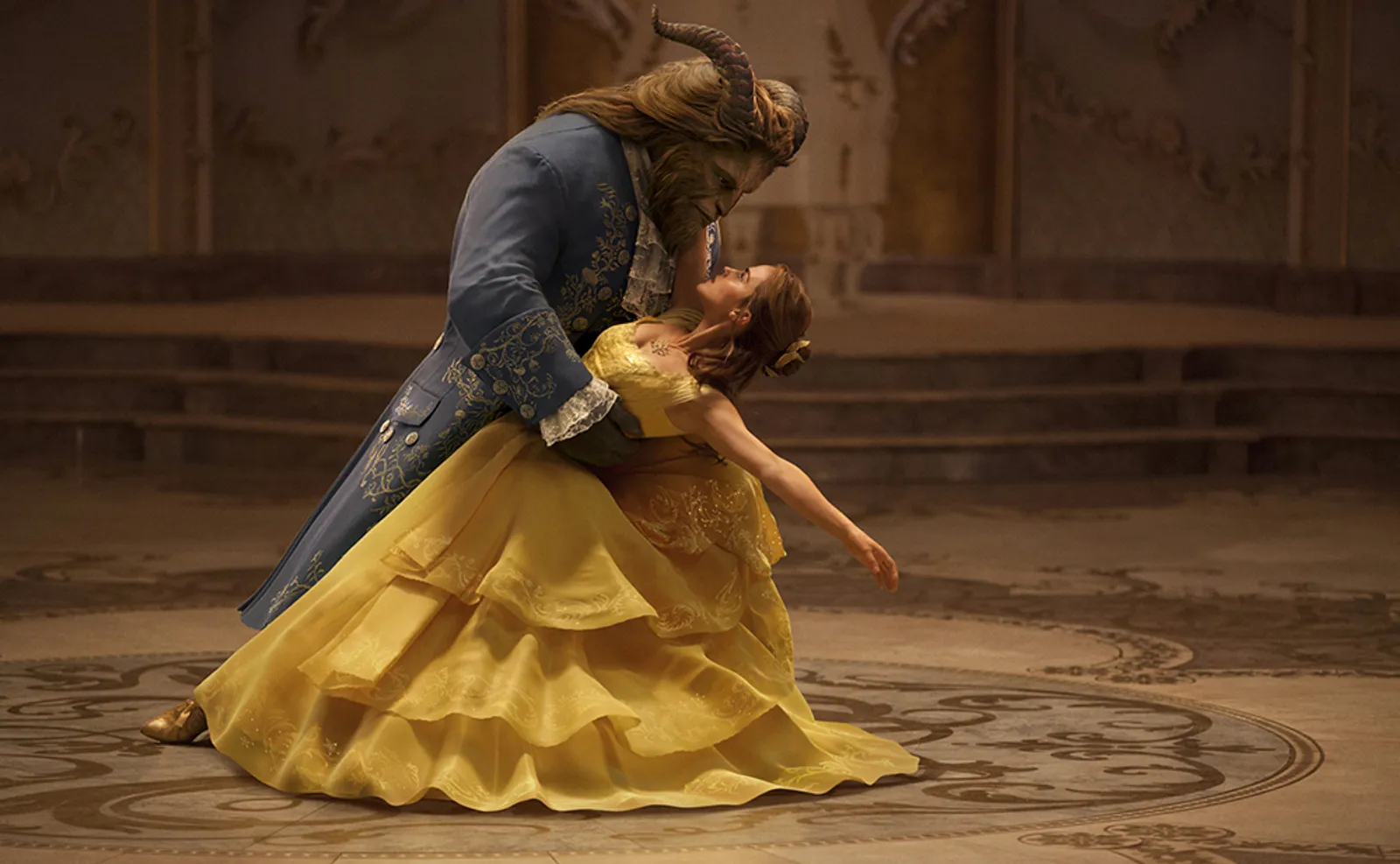 4 Makna Cinta yang Akan Buat Kamu Sulit Move On dari Film Beauty and The Beast