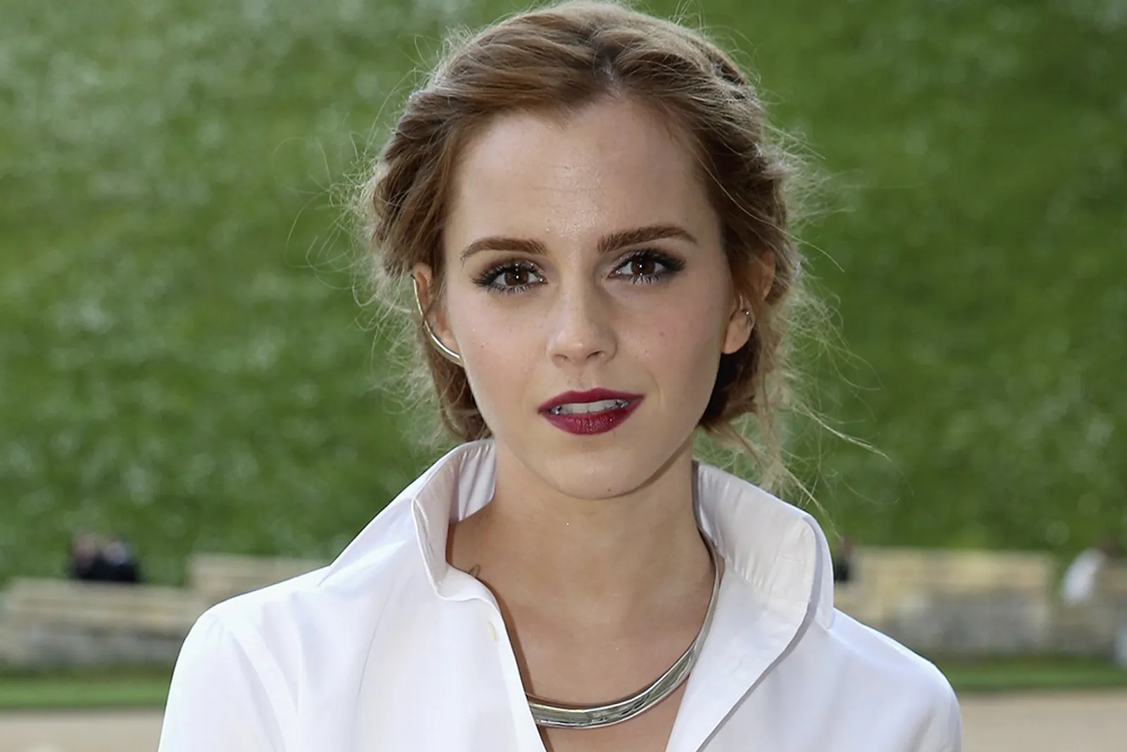 Tampil Kasual dan Menawan ala Emma Watson Yuk!