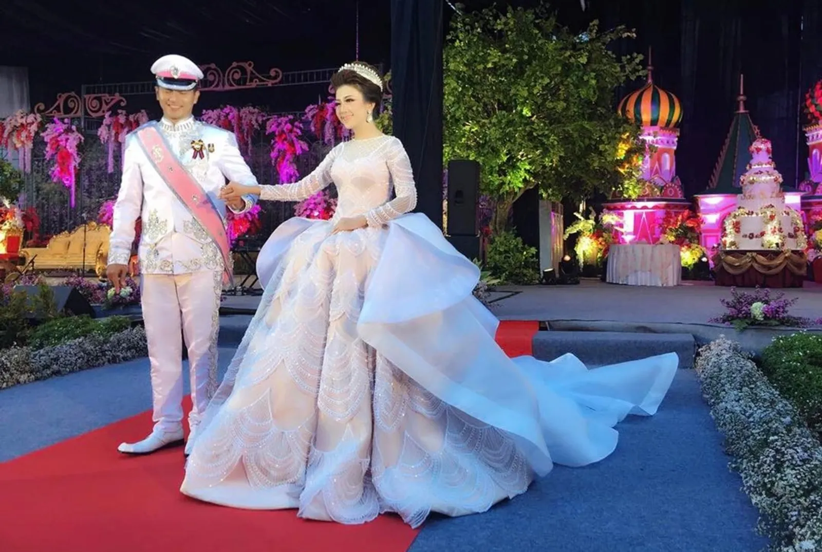 Fenomenal, Gaun Pernikahan Pengantin Indonesia Ini Jadi Sorotan Media Dunia