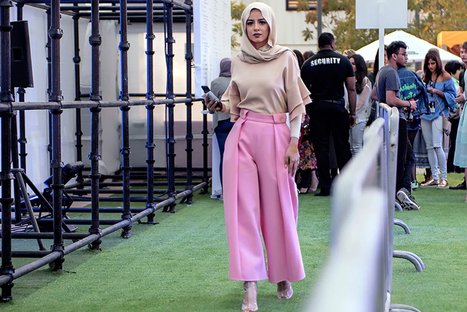 Tips Mix n Match Warna Hijab yang Wajib Kamu Coba