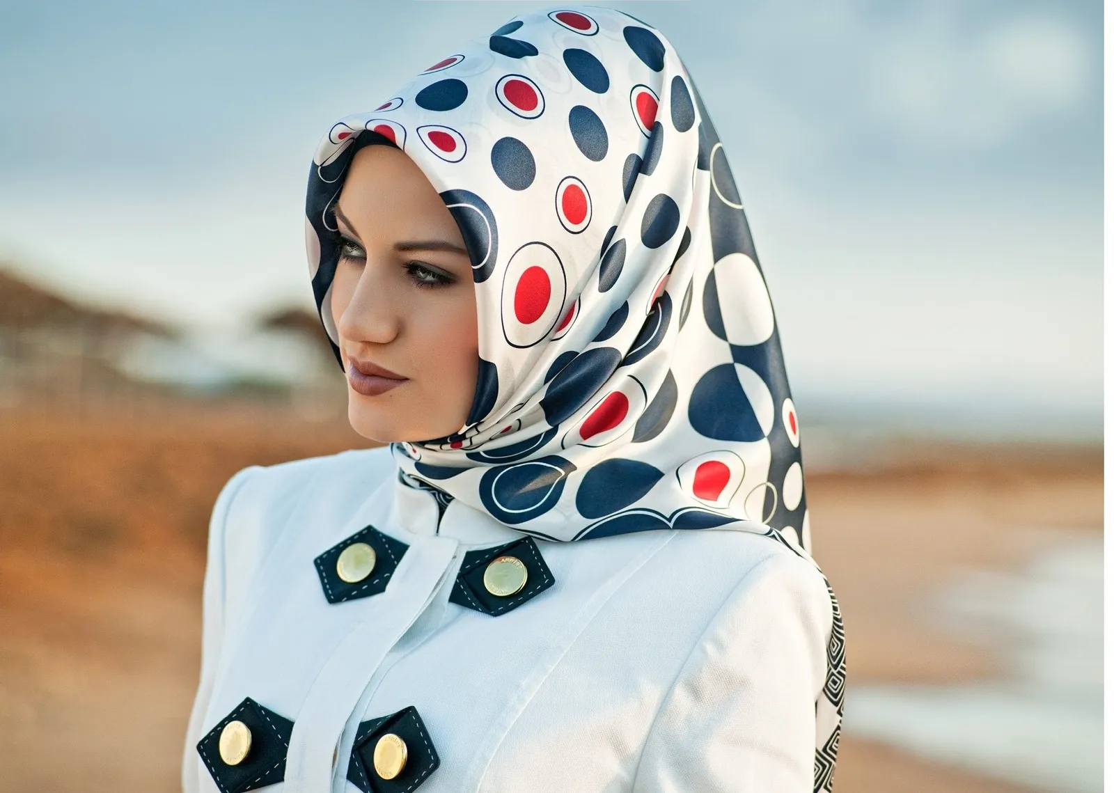 5 Tips agar Rambut Tetap Sehat Dibalik Hijabmu