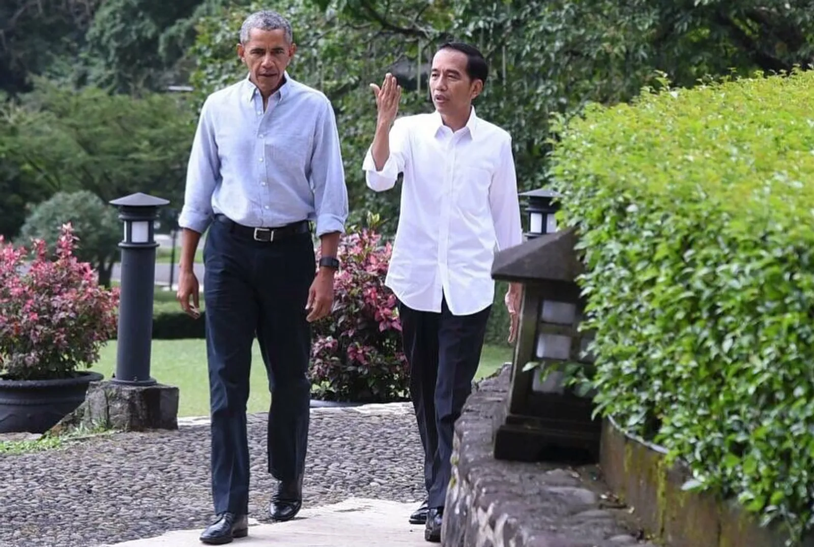 Ini Lho 7 Orang yang Beruntung Bisa Foto Bareng dengan Obama