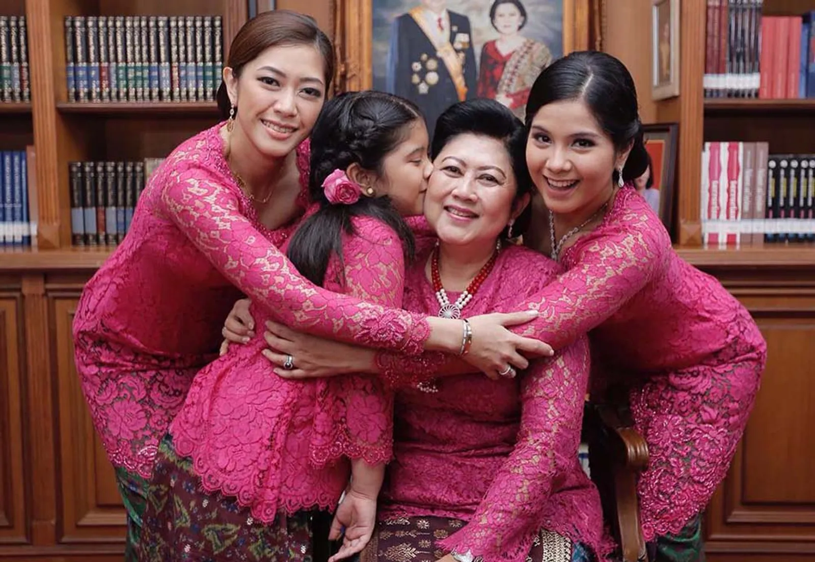 5 Cara Ampuh Mengambil Hati Calon Mertua dari Suku Jawa