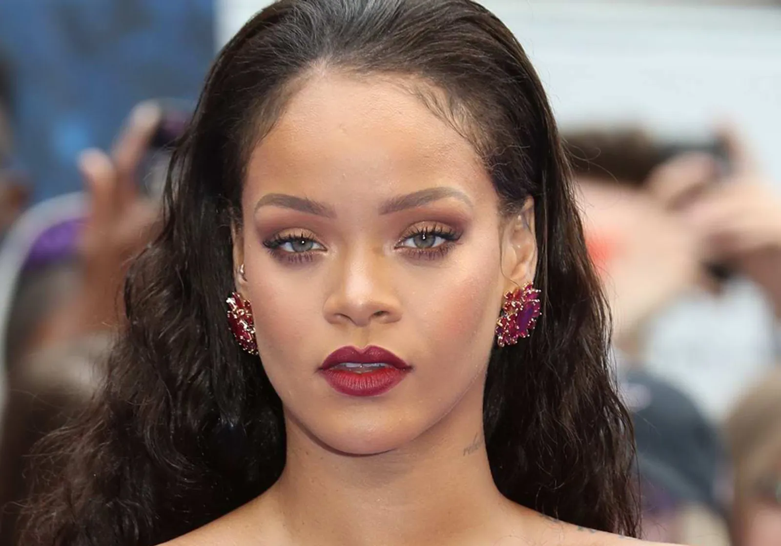 Rihanna Selipkan Pesan Soal Keberagaman Lewat Iklan Kosmetiknya