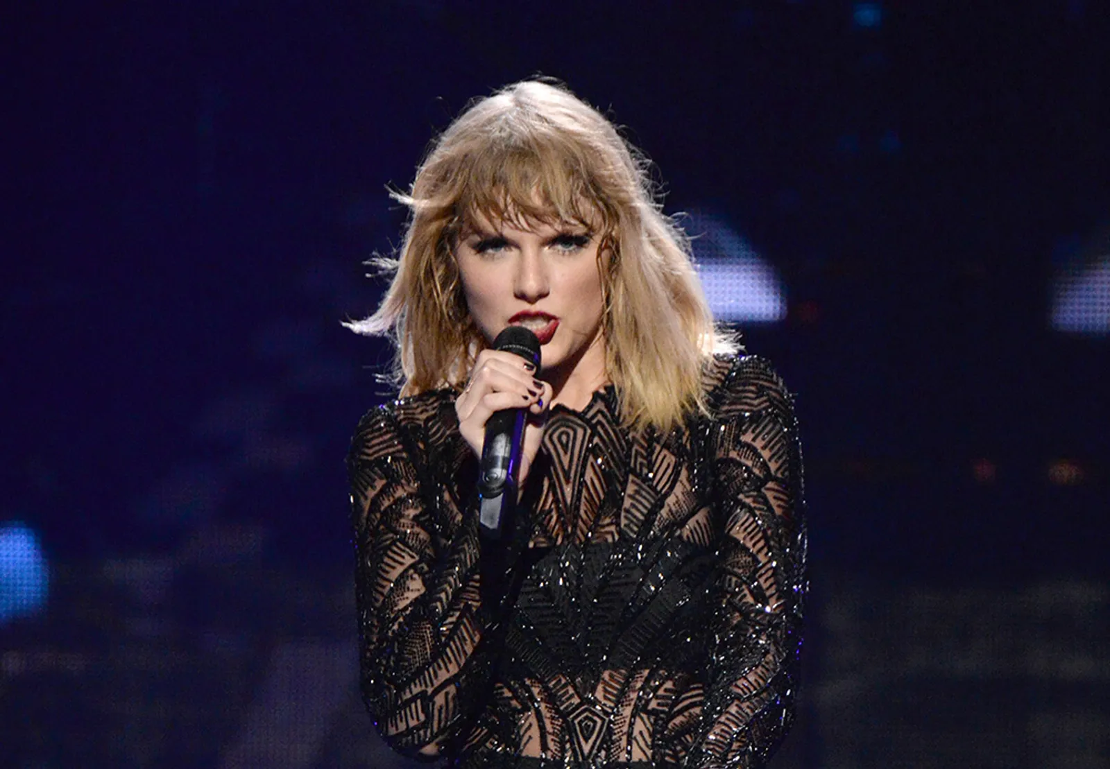 Lagi! Taylor Swift Kembali Beri Kejutan Penggemarnya di Akhir Tahun