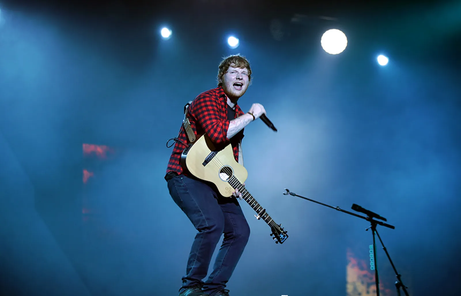 Ouch! Ed Sheeran Kecelakaan Sepeda, Bagaimana dengan Konsernya Nanti?