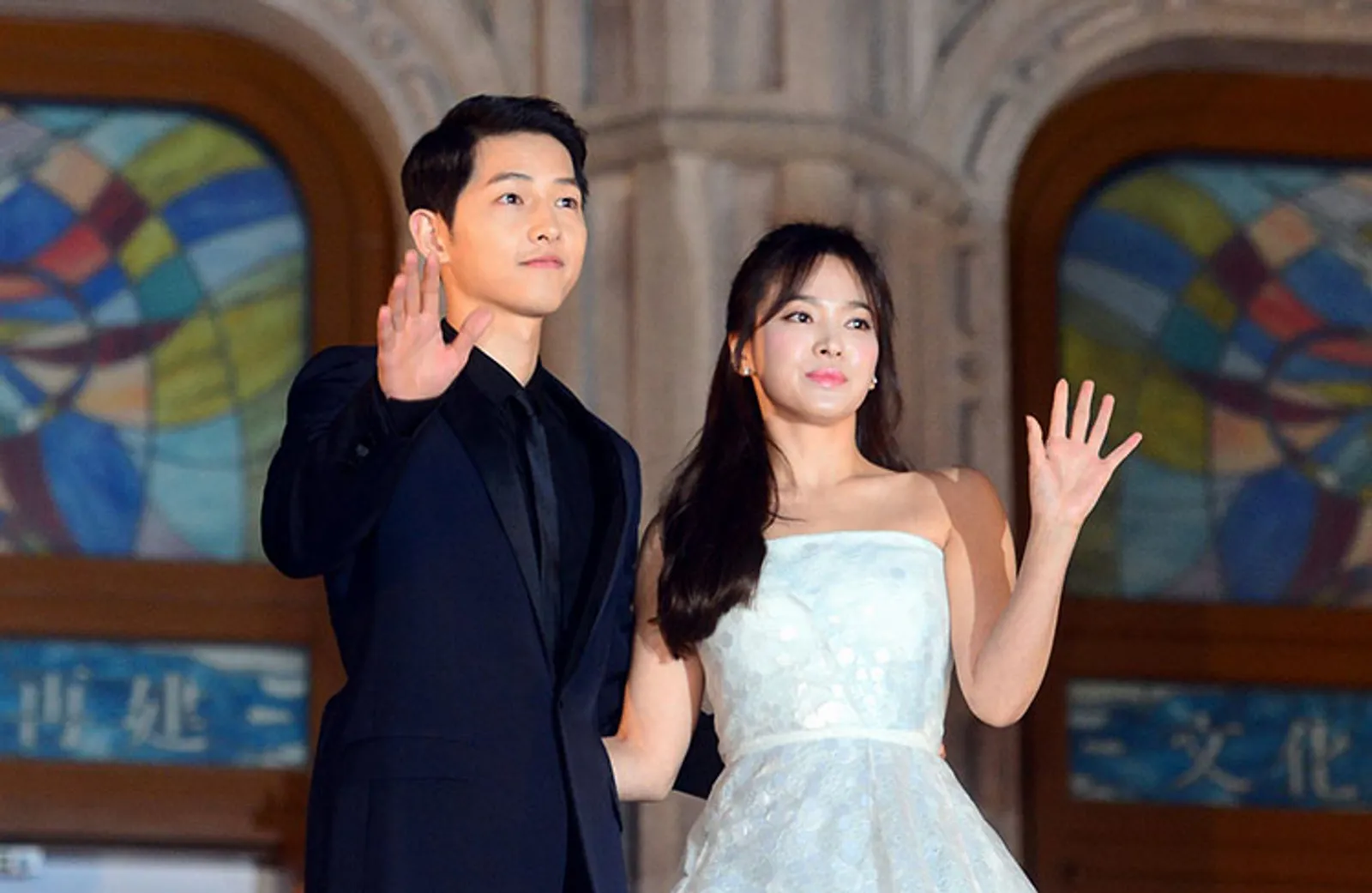 Tertangkap Kamera, Song Joong Ki - Song Hye Kyo Pergi Bulan Madu