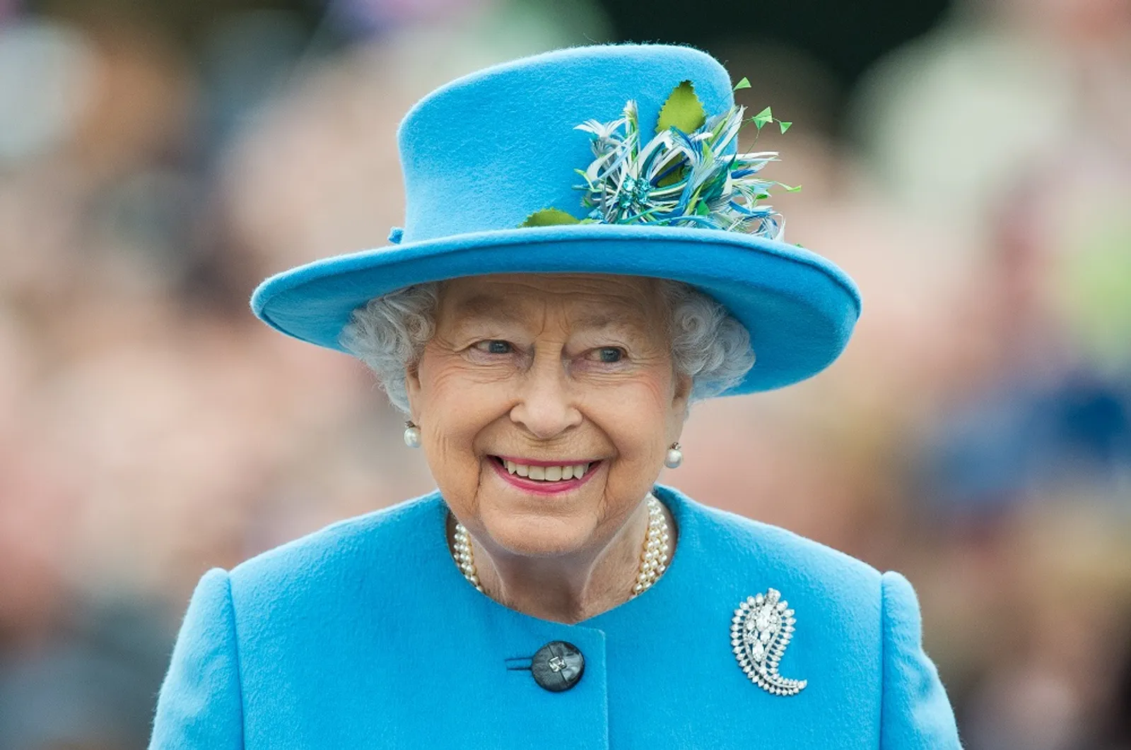 5 Fakta Tentang Ratu Elizabeth yang Miliki Gerai McDonald's di Luar London