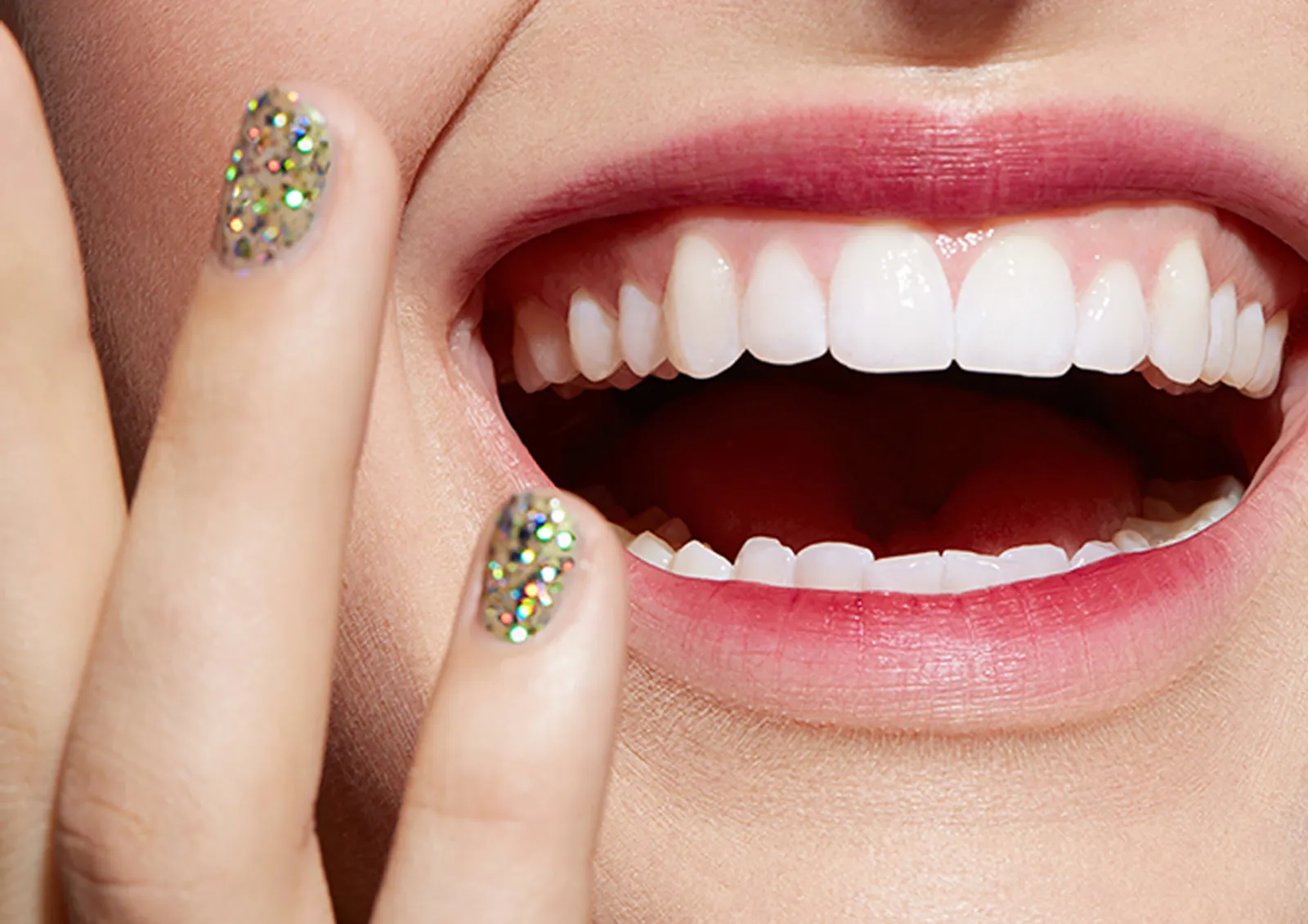 Ini 4 Cara Memutihkan Gigi di Rumah Tanpa Perawatan Mahal