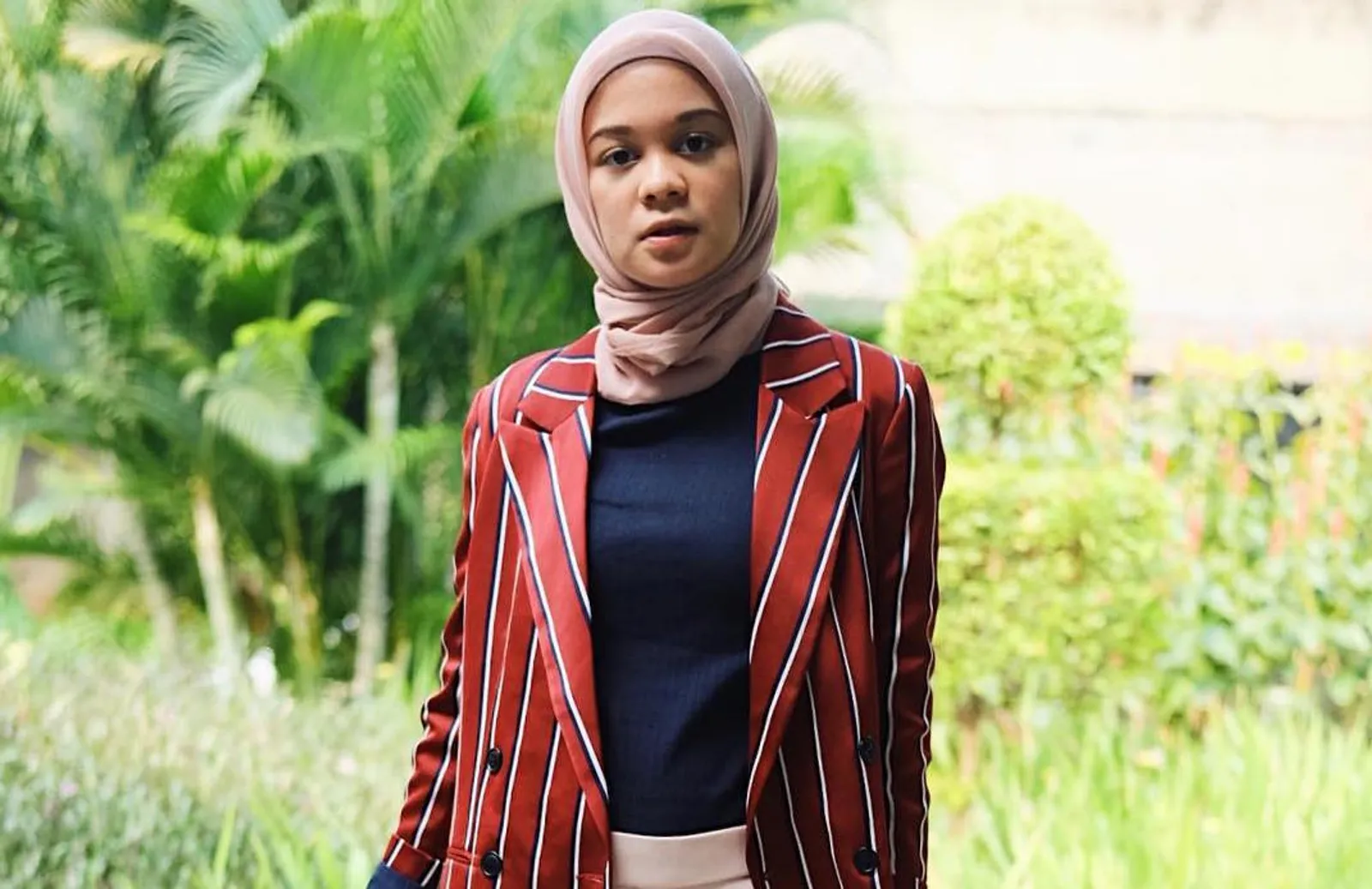 Gaya Hijab Tantri Namirah yang Bisa Jadi Inspirasi ke Kantor