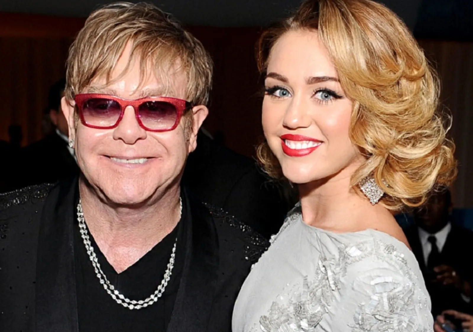 Miley Cyrus dan Elton John Tampil Bersama di Grammy Awards 2018