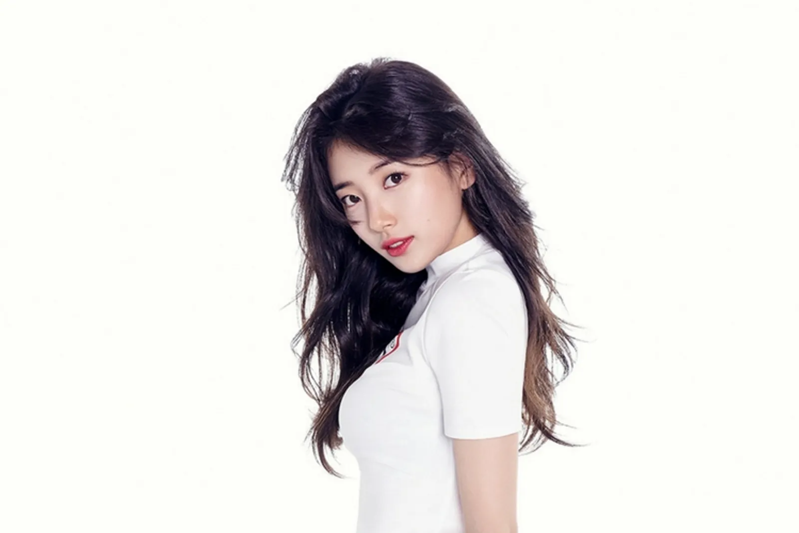 7 Potret Manis Bae Suzy yang Bikin Jatuh Hati