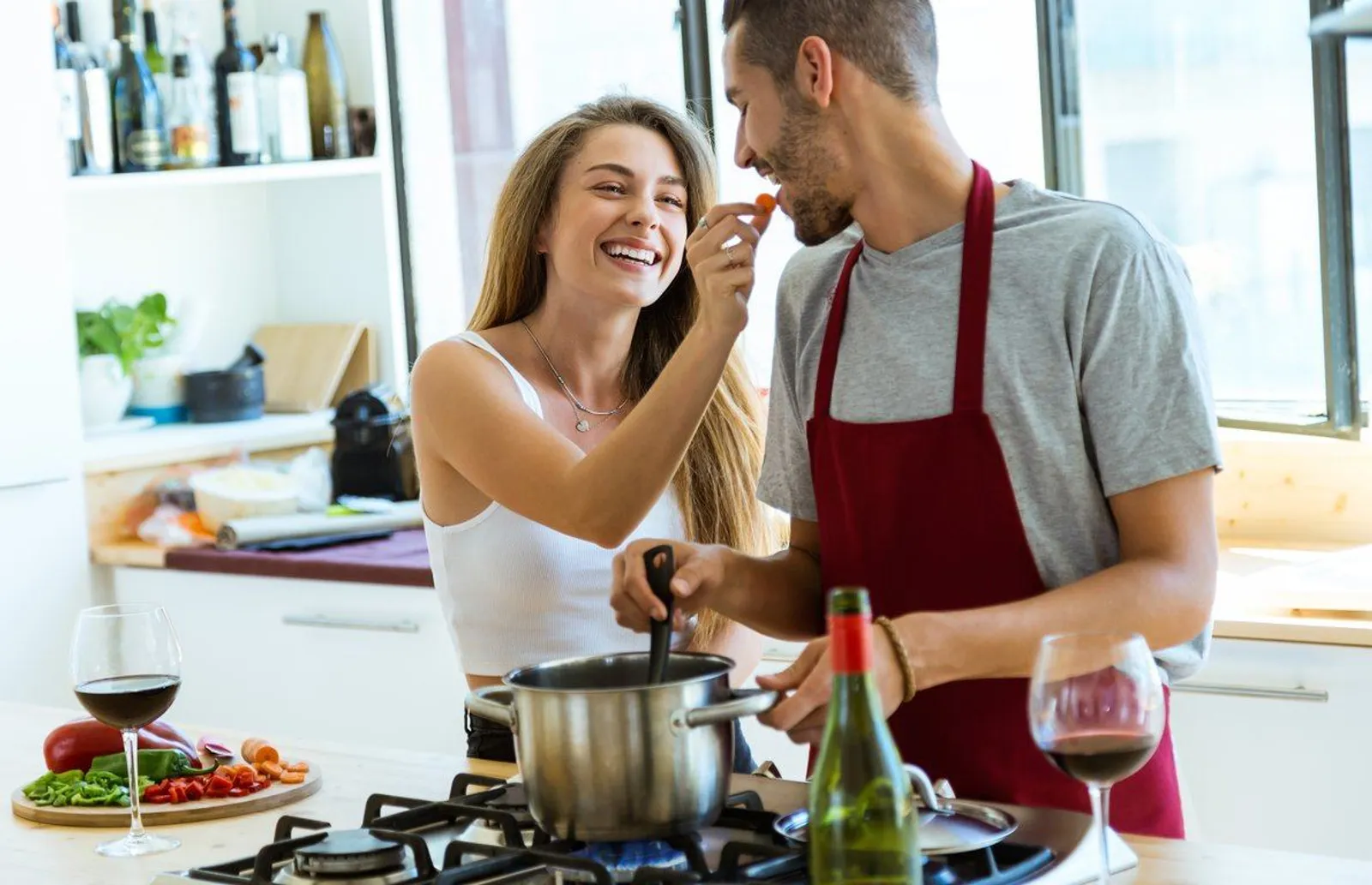 Cuma Butuh 10 Menit, 5 Masakan Ini Dijamin Bikin Pasangan Makin Lengket
