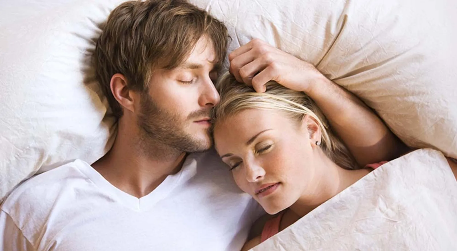 5 Manfaat Tak Terduga Punya Jam Waktu Tidur Berbeda dengan Suami