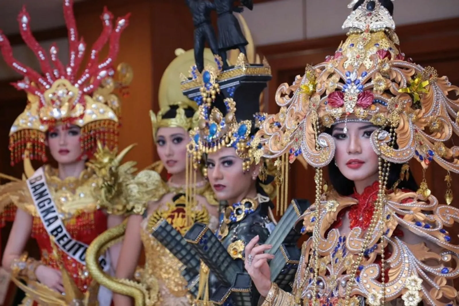 Para Finalis Puteri Indonesia Tampil Maksimal di Malam Bakat dan Seni Budaya