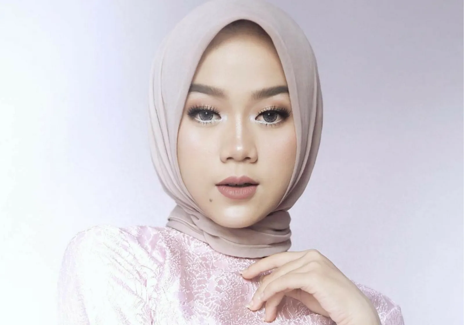 5 Influencer dengan Tutorial Make Up Hijab Cantik yang Wajib Ditonton