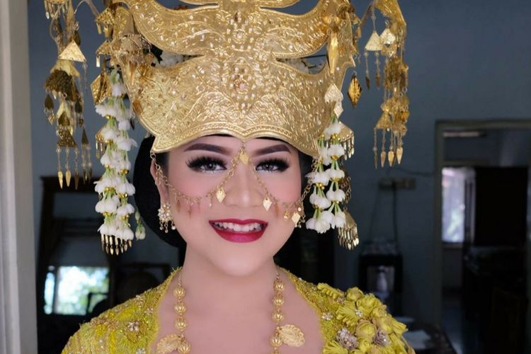 5 Inspirasi Makeup Pengantin Adat Batak a la Artis