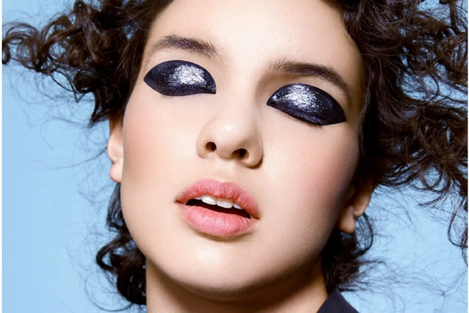 6 Kesalahan Makeup Ini Bisa Bikin Wajahmu Tampak Lebih Tua 