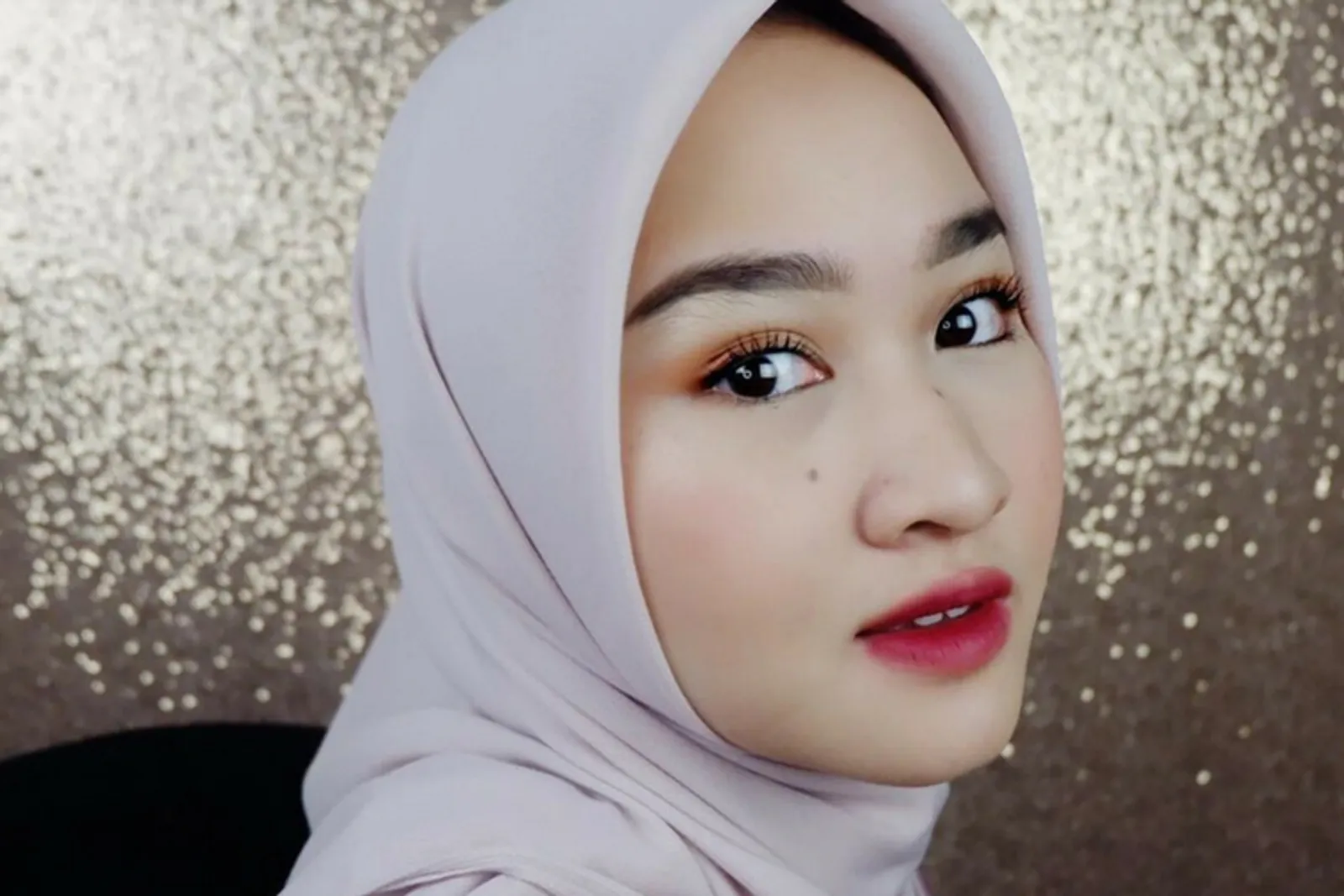 7 Beauty Vlogger Berhijab yang Videonya  Wajib Kamu Simak