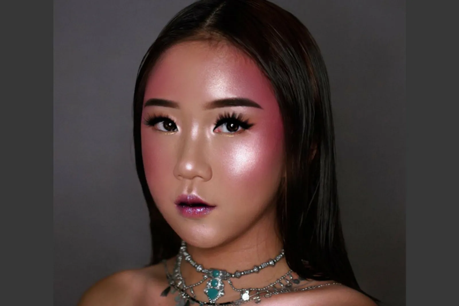 6 Beauty Vlogger Berusia di Bawah 16 Tahun yang Wajib Kamu Tonton