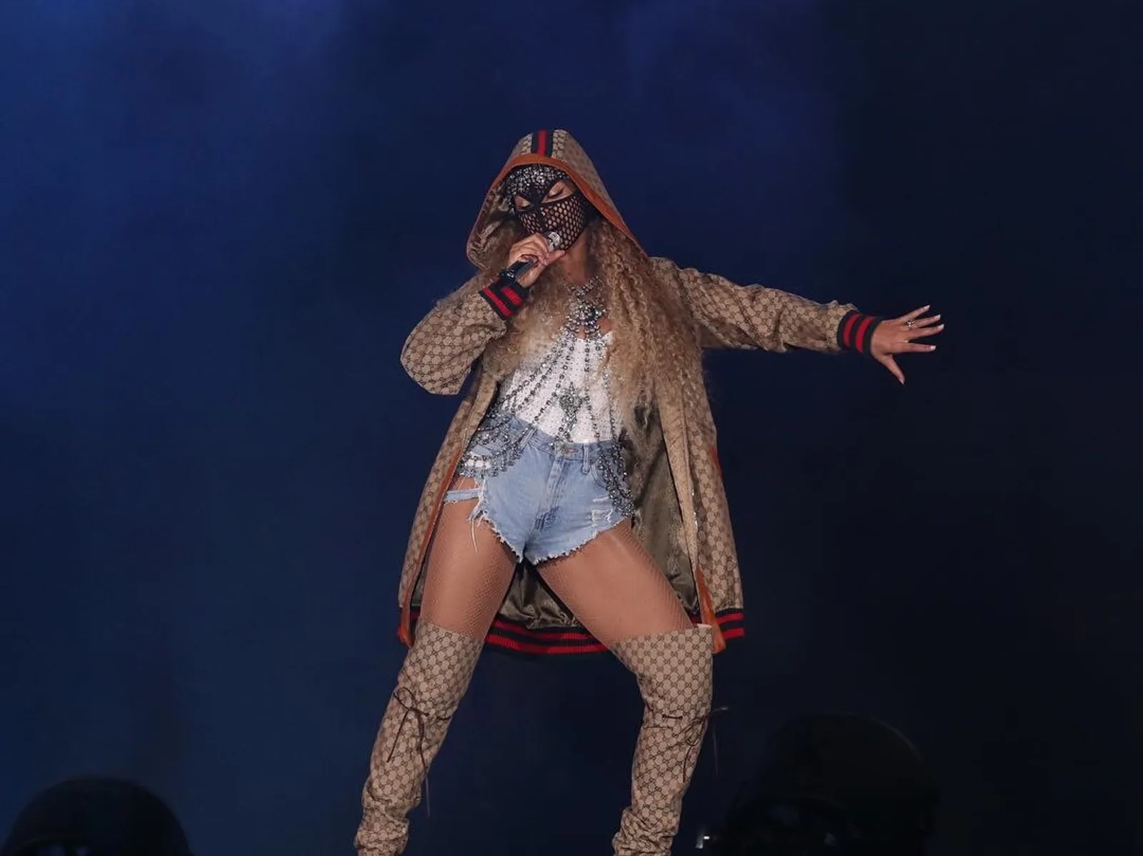 Totalitas! Intip Kostum Panggung Beyoncé di Konser Tur On The Run II
