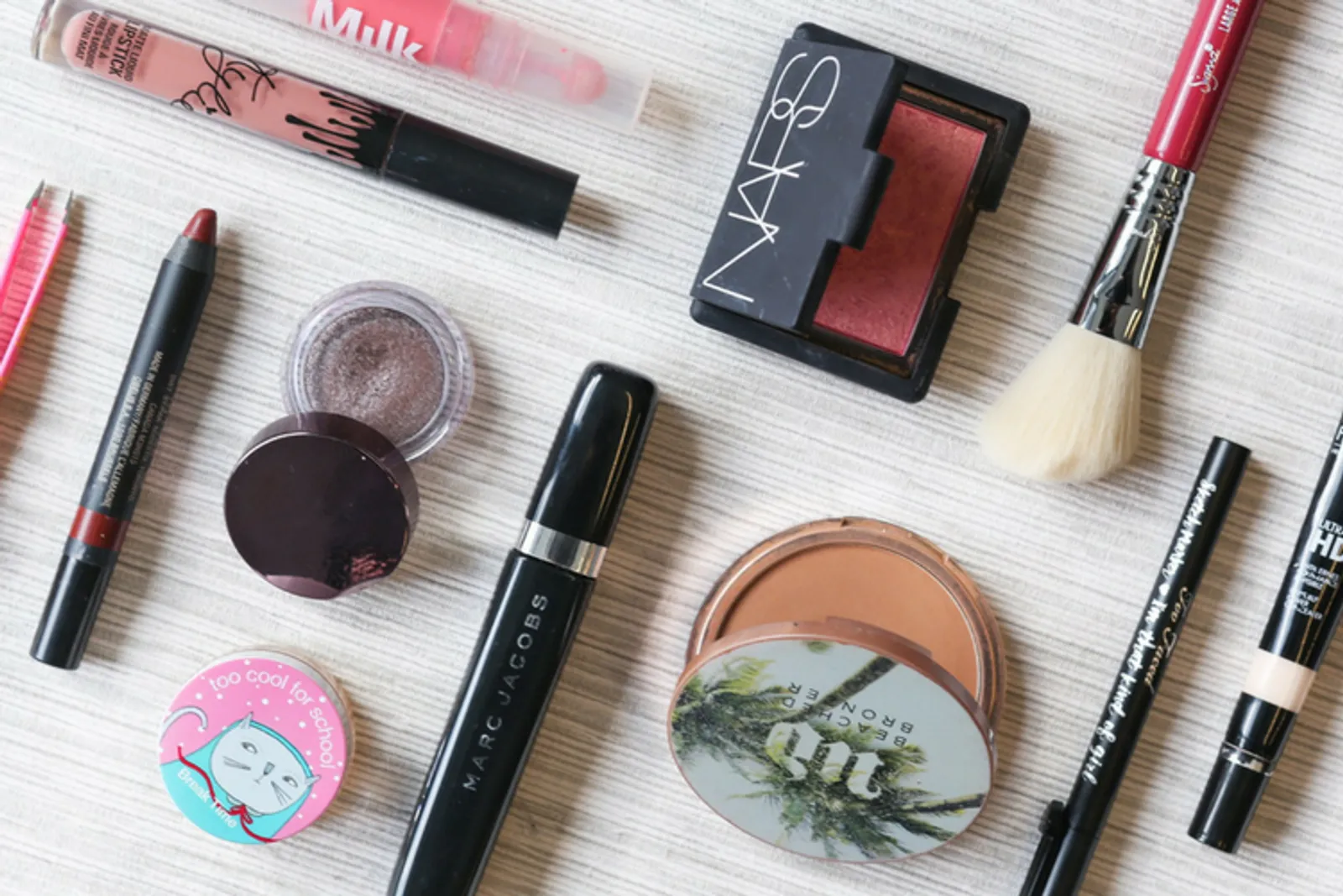 6 Tanda Kalau Kamu Harus Segera Mengganti Produk Makeup-mu