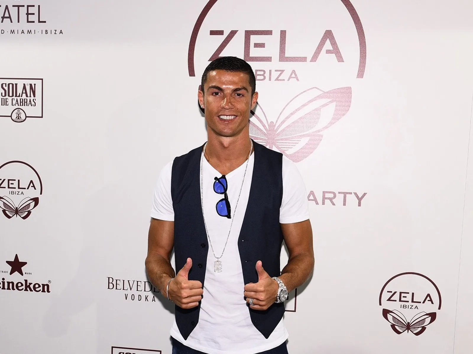 Digilai Wanita, Ini 5 Gaya Cristiano Ronaldo yang Fashionable