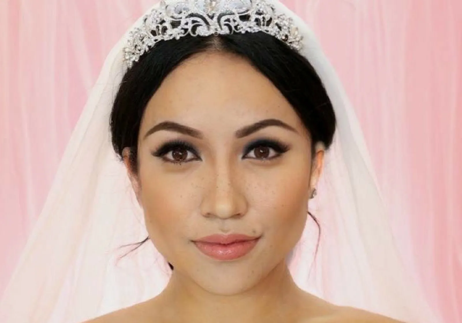 Tiru Makeup Meghan Markle Saat Nikah, Beauty Vlogger Ini Tuai Pujian!
