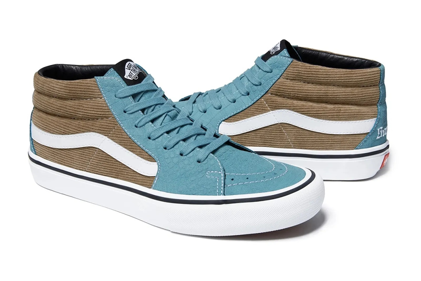 Supreme x Vans Luncurkan Sneakers Berbahan Corduroy