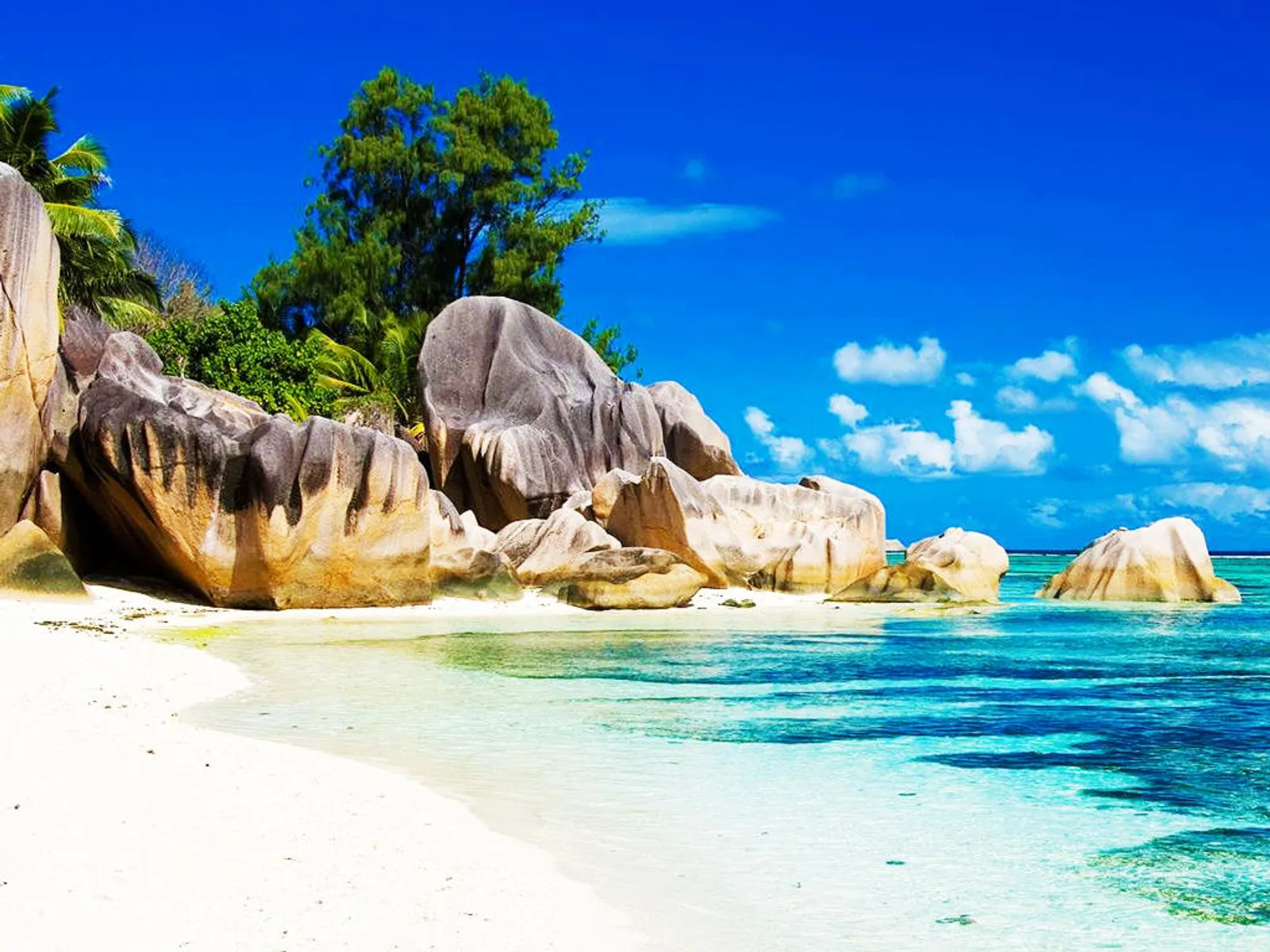 Cantik Banget! Ini 10 Pantai Terindah di Dunia