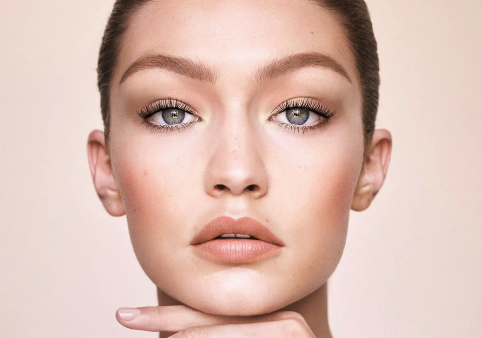 5 Inspirasi Makeup Seleb Hollywood yang Ingin Tampil Beda Saat Weekend