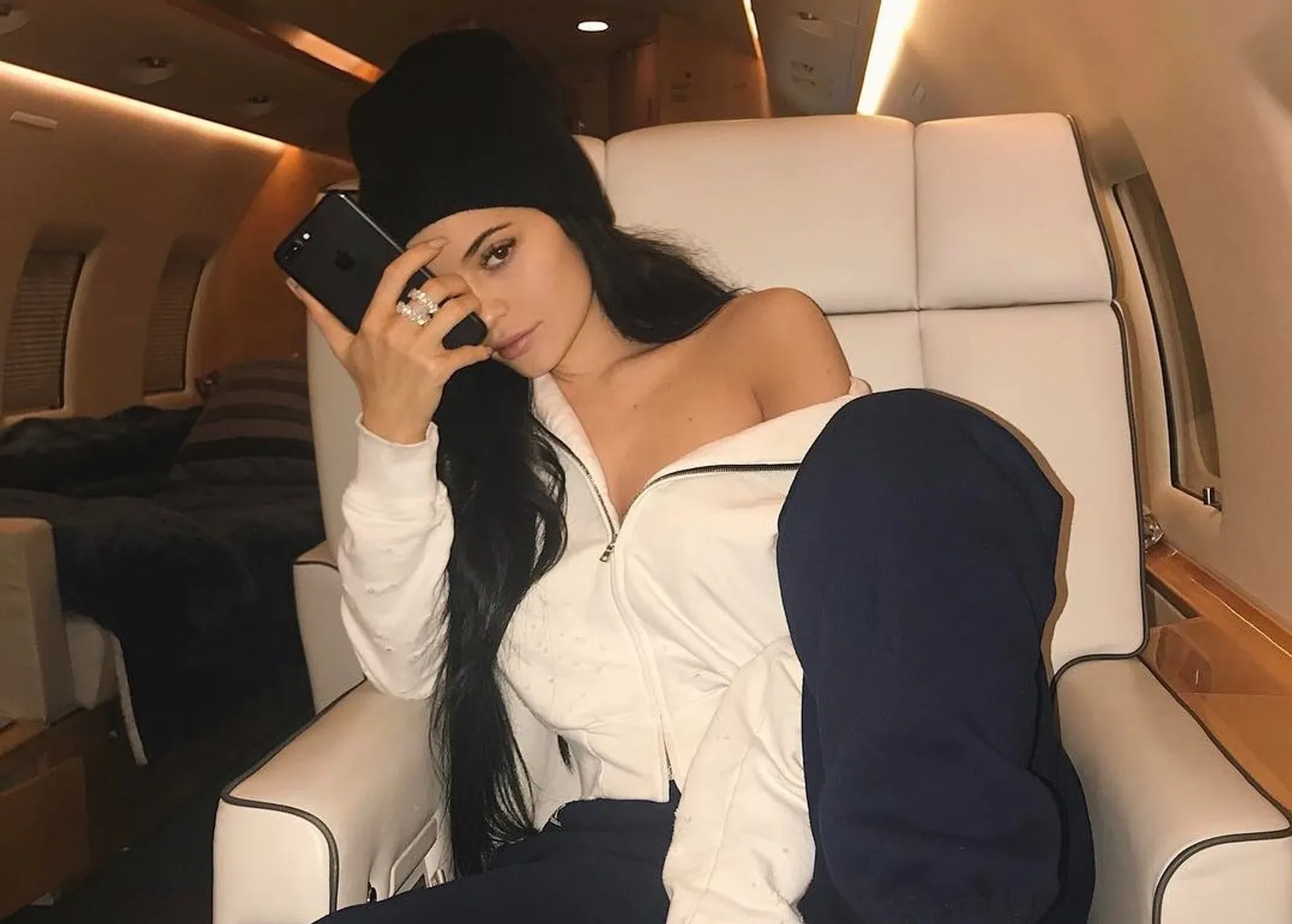 Cara Tampil Sporty Chic seperti Kylie Jenner
