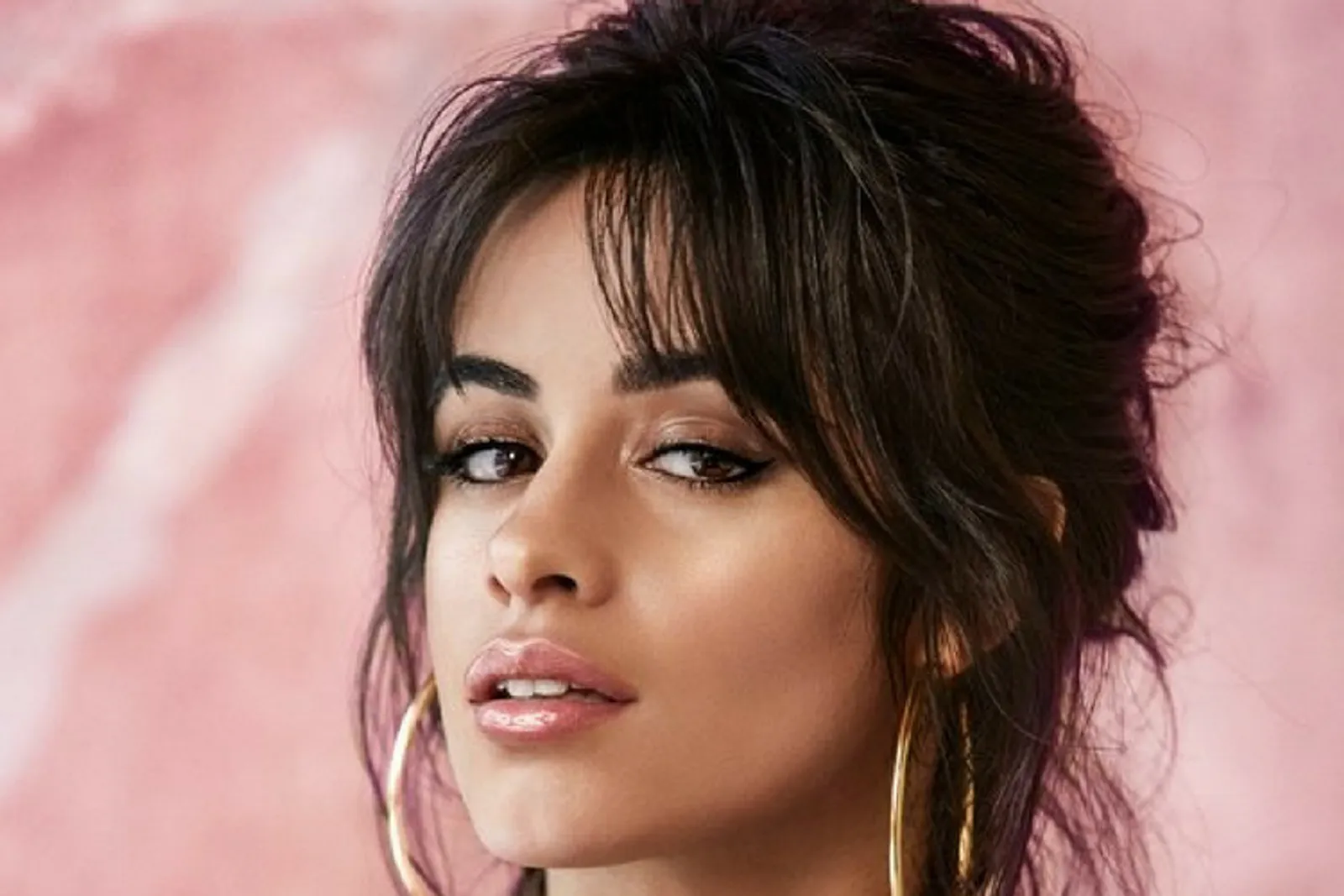 Koleksi Makeup Bertema Havana dari Camila Cabello dan L'Oréal