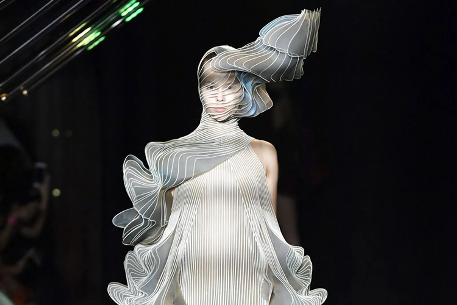 13 Koleksi Terbaik dari Pekan Mode Couture di Paris