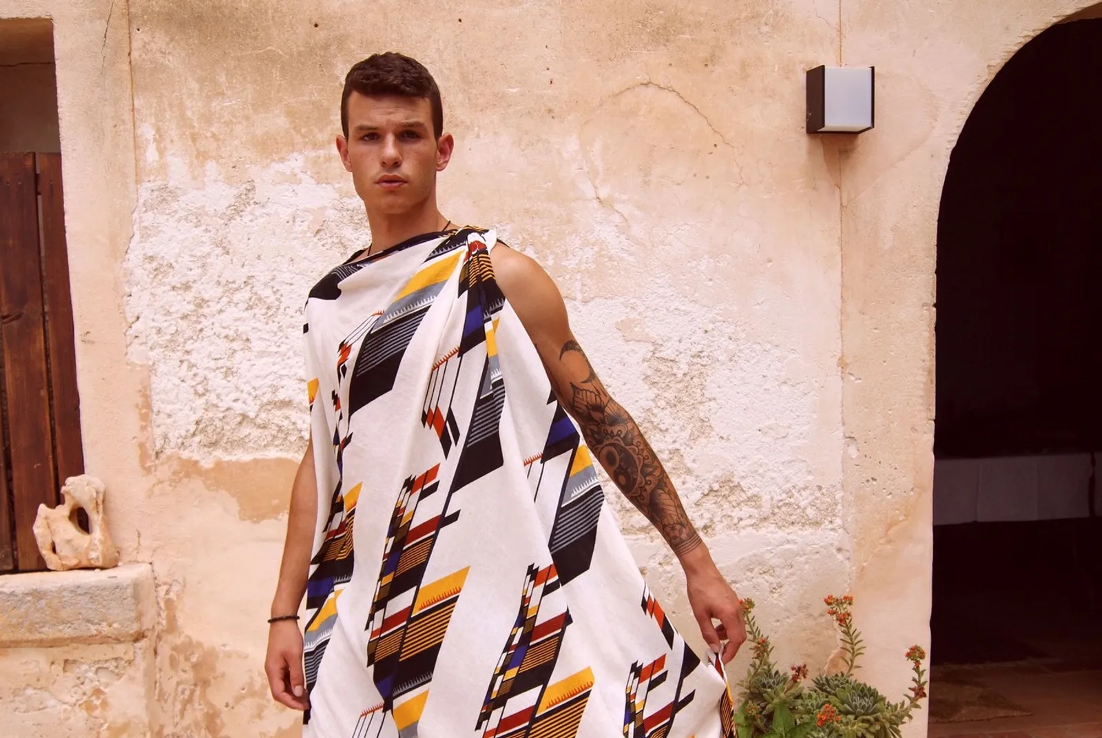 Desainer Spanyol Sebastián Pons Ciptakan Dress yang Bisa Dipakai untuk Pria