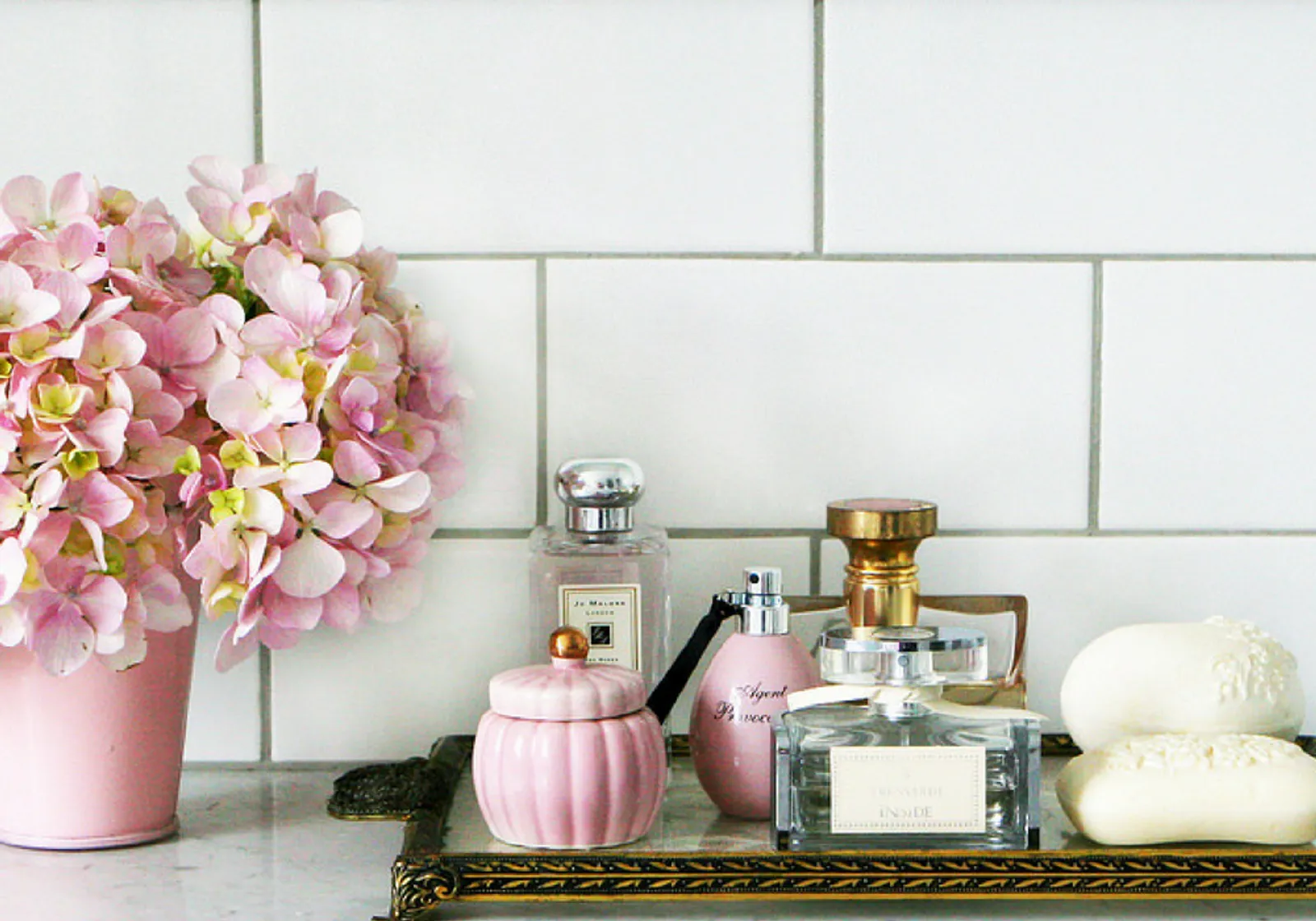 5 Cara Kreatif Memanfaatkan Parfum yang Tak Terpakai